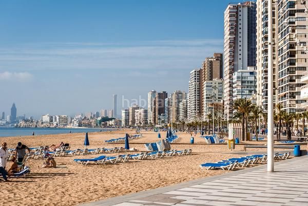 Foto b76189b0-6ea4-4a33-8c1c-0e43efdc7cbc. Apartament amb aparcament a Playa Poniente Benidorm
