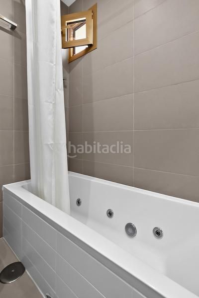 Foto ec447df6-009e-432a-a82c-6f0b69479cc8. Apartament amb aparcament a Playa Poniente Benidorm