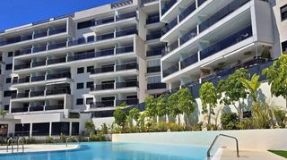 Pis a Campoamor. Piso 2 dormitorios 98 m2 en orihuela