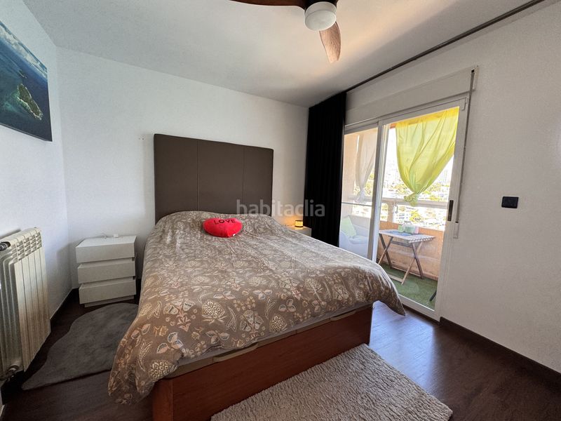 Foto 12d791be-b23c-4fd5-a4c1-74638fb2af0a. Casa adosada casa adosado con 3 dormitorios con vistas al mar y licencia turística en Benidorm