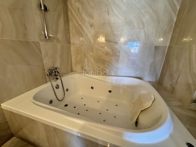 Foto a4bfd44d-4b17-4cbc-9539-2b9ff32b5ed3. Casa adosada casa adosado con 3 dormitorios con vistas al mar y licencia turística en Benidorm