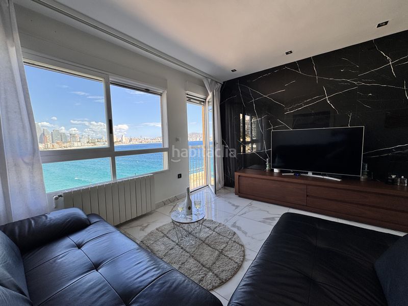 Foto a9e11fff-e824-4440-a984-0ea296c76189. Casa adosada casa adosado con 3 dormitorios con vistas al mar y licencia turística en Benidorm