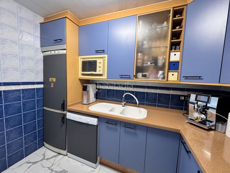 Foto b88c0138-b2f6-4841-8a92-21e4f4149bf4. Casa adosada casa adosado con 3 dormitorios con vistas al mar y licencia turística en Benidorm