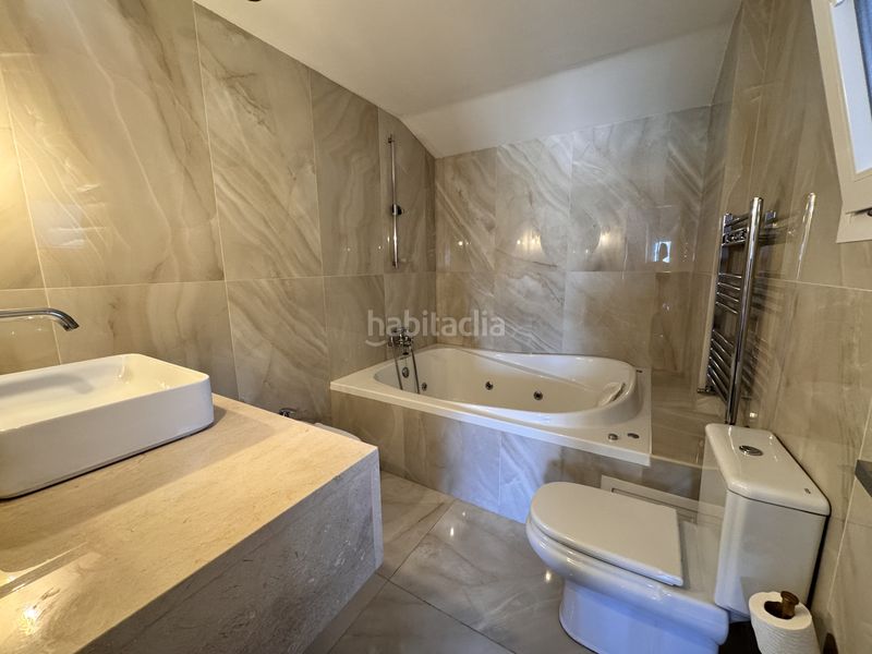 Foto e28ae799-aed3-4dd7-9547-dc02582b06bf. Casa adosada casa adosado con 3 dormitorios con vistas al mar y licencia turística en Benidorm