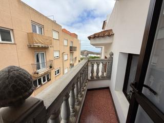 Casa adossada a Moya. Estupenda casa terrera