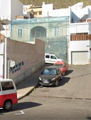 Maison jumelée à Calle marconi 4. Casa con muchísimas posibilidades !