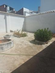 Casa a Bujalance. C171- gran superficie con pozo y céntrica