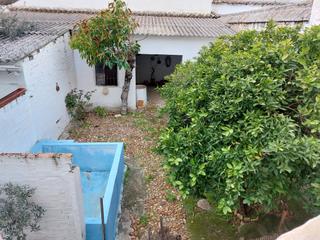 Casa adossada a Bujalance. C107- gran superficie con varias posibilidades