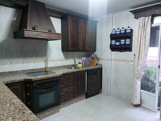 Casa adossada a Bujalance. C155- dos plantas con patios y terrazas