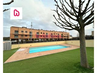 Etagenwohnung  Plaza de la vinya. Dúplex con terraza solárium y piscina comunitaria en gironella