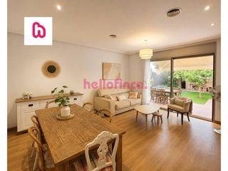 Casa  Calle joan maragall. Luminosa casa con terraza en el prat de llobregat, confort y exc