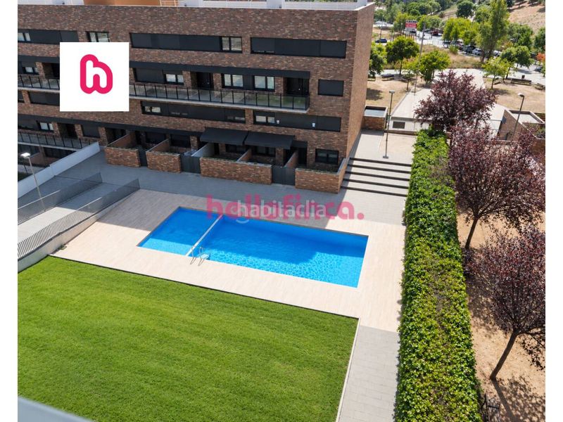 Foto 565e3197-c824-4f1c-bc8d-b938128156ba. Àtic amb calefacció aparcament piscina a Can Gambús Sabadell