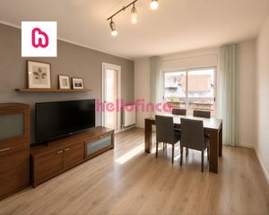 Etagenwohnung in Sagnier-Plaça de Catalunya. Piso listo para entrar a vivir en el prat del llobregat