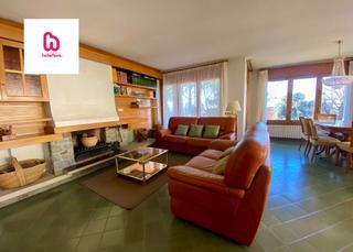 Casa a Avinguda del montseny 32. Casa a los 4 vientos con parking y trastero