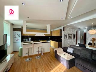 Flat  Carrer orient. Piso de diseño reformado