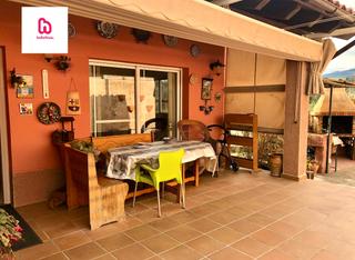 Casa a Gualba. Casa con jardin parking y trastero