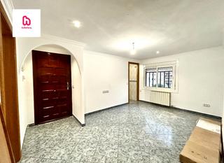 Pis a Sant Celoni. Piso reformado de 3 habitaciones con balcon y calefacción