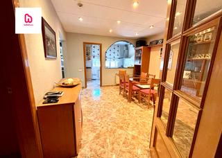 Casa aparellada a Carrer de pajares 14. Casa para entrar a vivir con parking y terraza