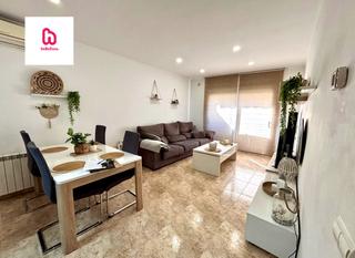 Duplex in Les Roquetes. Duplex de 3 habitaciones con terraza para entrar a vivir.