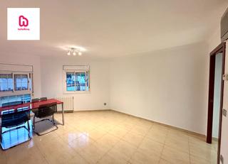 Pis a Sistrells. Piso de 1 habitación con ascensor y terrado comunitario