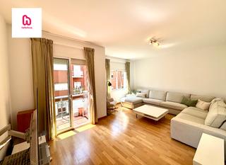Flat in Guinard. Piso reformado con balcn y tres habitaciones