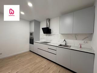 Ground floor  Gran via de les corts catalanes. Piso reformado y listo para entrar a vivir en barcelona