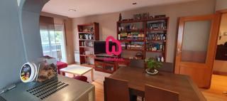 Etagenwohnung  Carrer del pintor murillo. Piso reformado con terraza y jardín comunitario con piscina