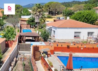 Xalet a Pontons. Chalet de 7 habitaciones terraza, parking piscina y buenas vista