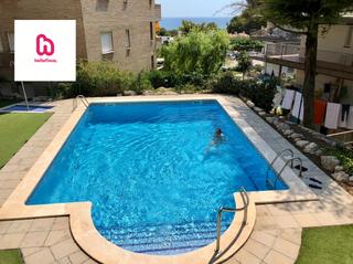 Rez-de-chaussée  Carrer de la cala crancs. Planta baja con jardin, piscina y parking en salou