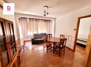 Flat in Font dels Capellans - Sagrada Familia. Piso 3 habuitaciones con balcón y lavadero
