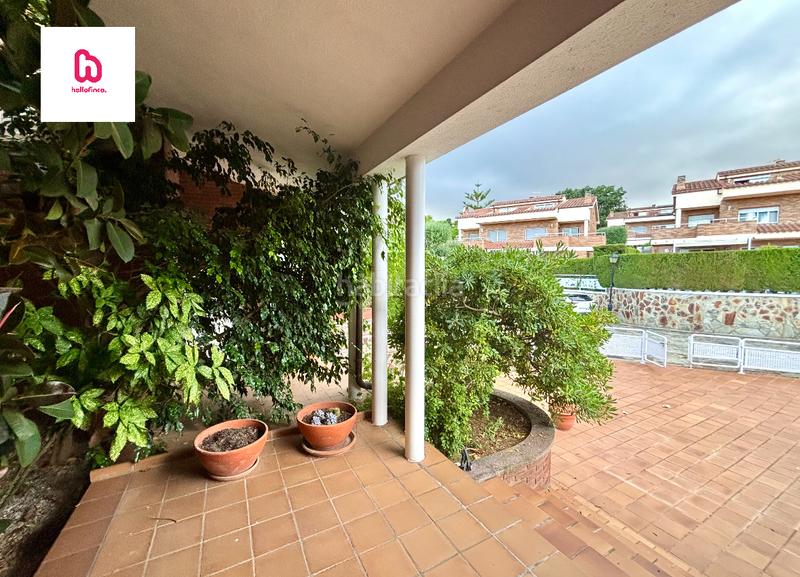 Foto c8fdaabd-40e8-466f-9e6d-238a07a48738. Maison jumelée avec cheminée chauffage parking piscine dans Sant Vicenç de Montalt