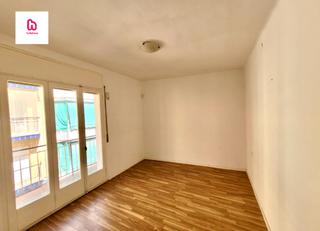 Pis a La Geltrú-Sant Jordi. Piso de 4 habitaciones con balcón