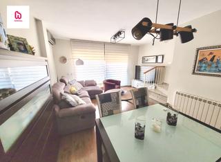 Semi detached house in Bruc (El). Casa adosada con parking jardin para entrar a vivir
