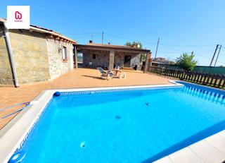 Chalet in Pont de Vilomara i Rocafort (El). Casa de 3 hbitaciones con piscina jardn trastero y plaza de par