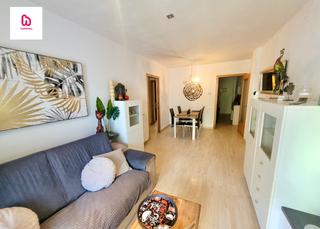 Pis a Carrer de narcís oller 10. Planta baja de 2 habitaciones con terraza para entrar a vivir