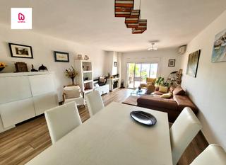 Casa adossada a Parets del Vallès. Casa reformada con jardin piscina y plaza de parking