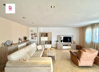 Etagenwohnung in La Maurina. Piso 5 habitaciones con terraza balcón y lavadero para entrar a