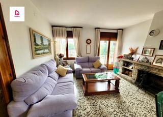 Chalet in Lliçà d´Amunt. Casa de 6 habitaciones con jardín piscina y plaza de garaje