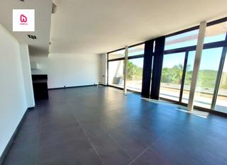 Chalet à Olivella. Casa de 4 habitaciones con jardín piscina y garaje