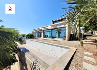 Chalet à Olivella. Casa de 4 habitaciones con jardín piscina y garaje