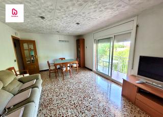 Appartement à Torrent Ballester. Piso de 4 habitaciones con balcón y lavadero