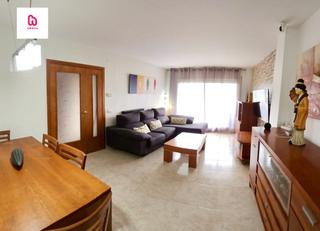 Piso en Montornès del Vallès. Piso de 3 habitaciones para entrar a vivir con balcón y plaza de