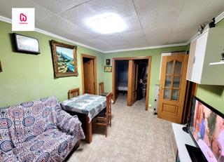 Pis a Trinitat Nova. Piso de 2 habitaciones para entrar a vivir
