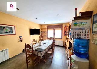 Reihenhaus in Roda de Ter. Casa de 2 plantas con terraza jardín y parking
