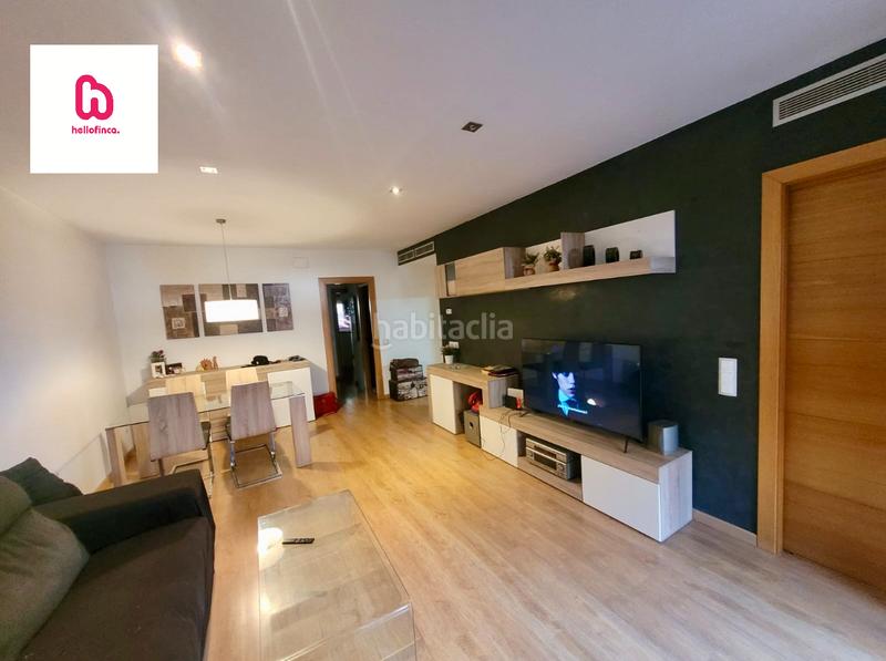 Foto 0c5f020e-9975-40ac-83d3-2dfe8b570637. Planta baja  con terraza, piscina, parking y trastero en Sabadell
