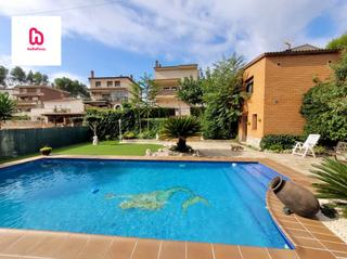 Xalet  Camí castell de voltrera. Casa a cuatro vientos con piscina en abrera