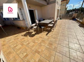 Rez-de-chaussée  Carrer de l'om. Planta baja en esparraguera con terraza de 70 metros