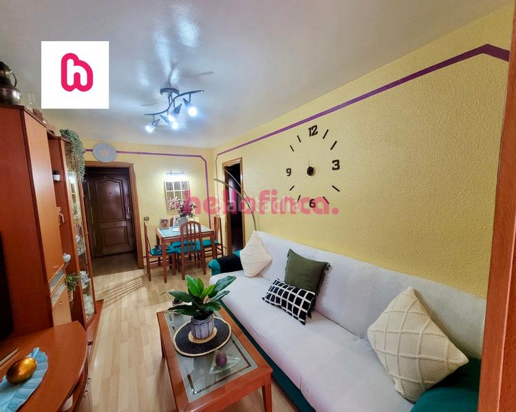 Foto 6d25bcd2-f510-4fca-9dee-597e22f287a6. Flat with heating in Llatí Santa Coloma de Gramenet