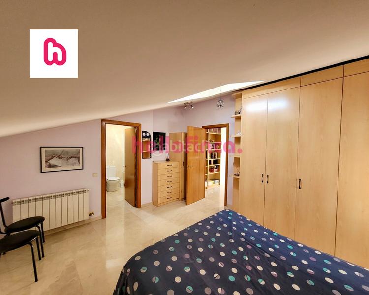 Foto 2d7c4803-f490-4ad0-81da-1ed72b469c14. Àtic amb calefacció aparcament a Ca n'Aurell Terrassa