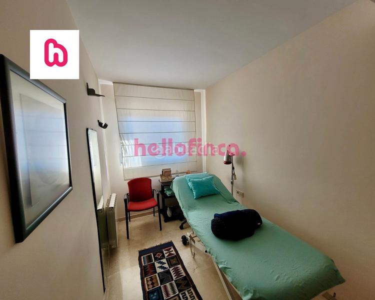 Foto 303ce1de-c648-4aa6-8e30-04fccd2cf458. Àtic amb calefacció aparcament a Ca n'Aurell Terrassa